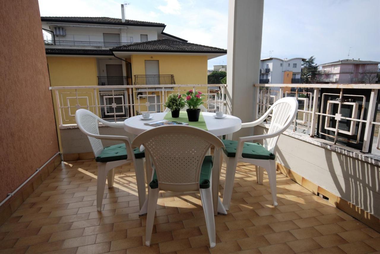 Ferienwohnung Residenza Gardenia Lignano Sabbiadoro Exterior foto